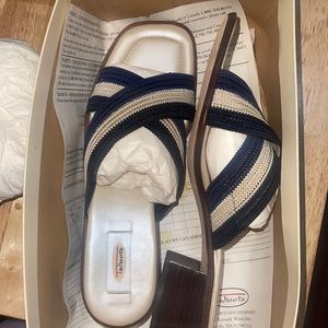 Talbots blue small heel sandels